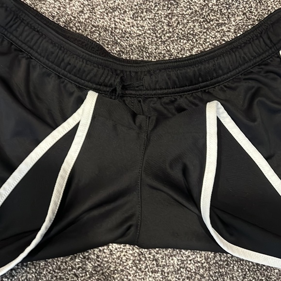 Black 3stripe ADIDAS running shorts size Large - Picture 3 of 6
